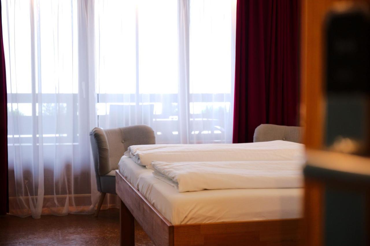 Kapuzinergarten Panoramahotel بريساش ام رين المظهر الخارجي الصورة