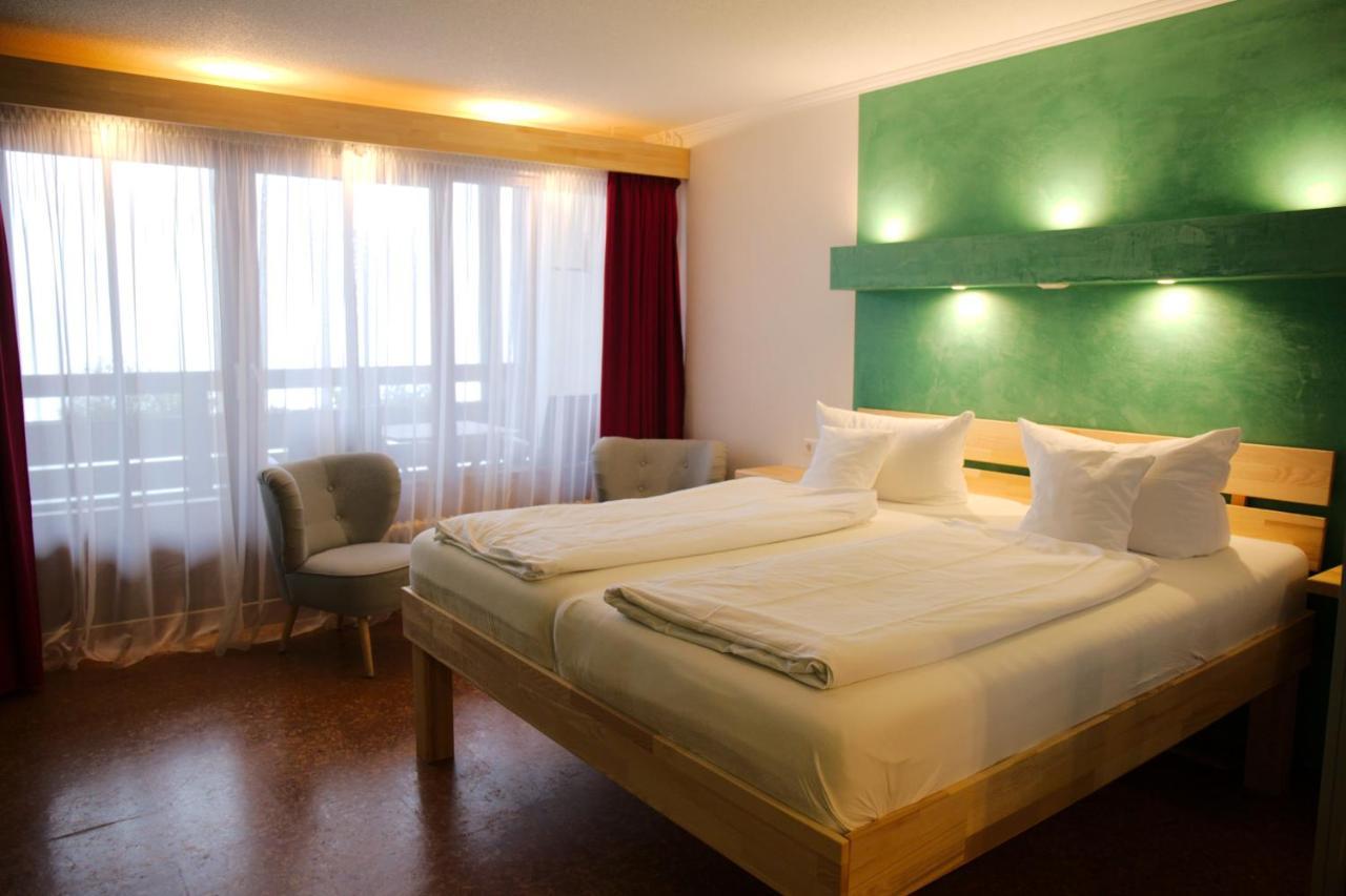 Kapuzinergarten Panoramahotel بريساش ام رين المظهر الخارجي الصورة